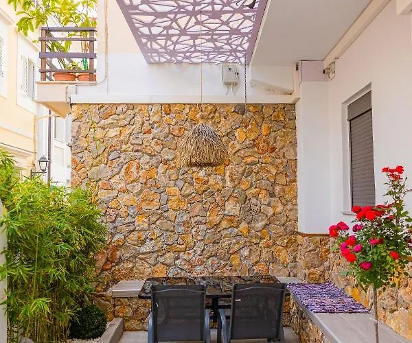 Compass Luxury * Rhodes City